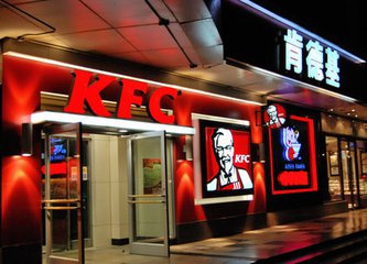 77 岁依然玩得一手好 Social，没想到你是这样的肯德基！
