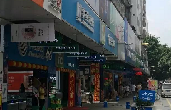 OPPO和Vivo挖的坑,华为小米会跳下去吗？
