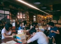 共享图书来了？网红书店变身“图书馆”