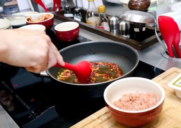 进口“新年货”走俏，天猫国际人造肉、植物奶走上百姓年夜饭桌